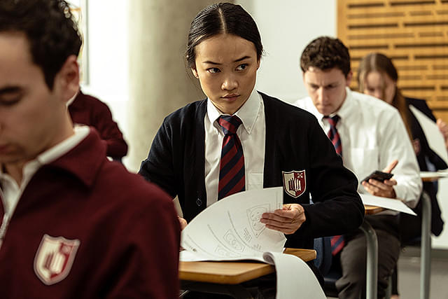 BAD GENIUS obhEW[jAXyŁz2TԌ